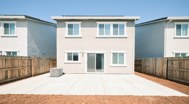 Building Photo - 2129 Shady Tree Cir
