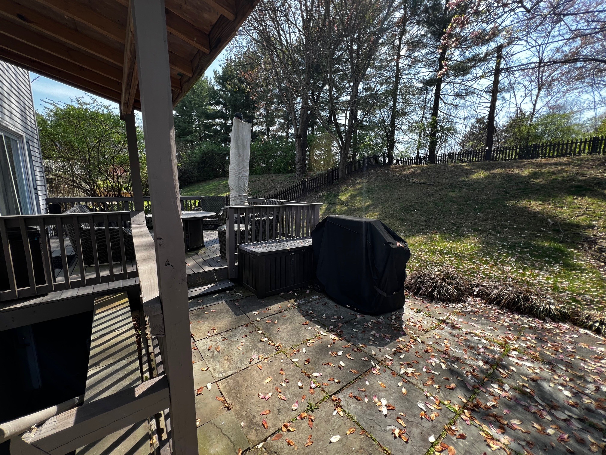Building Photo - 2317 Glenmore Terrace