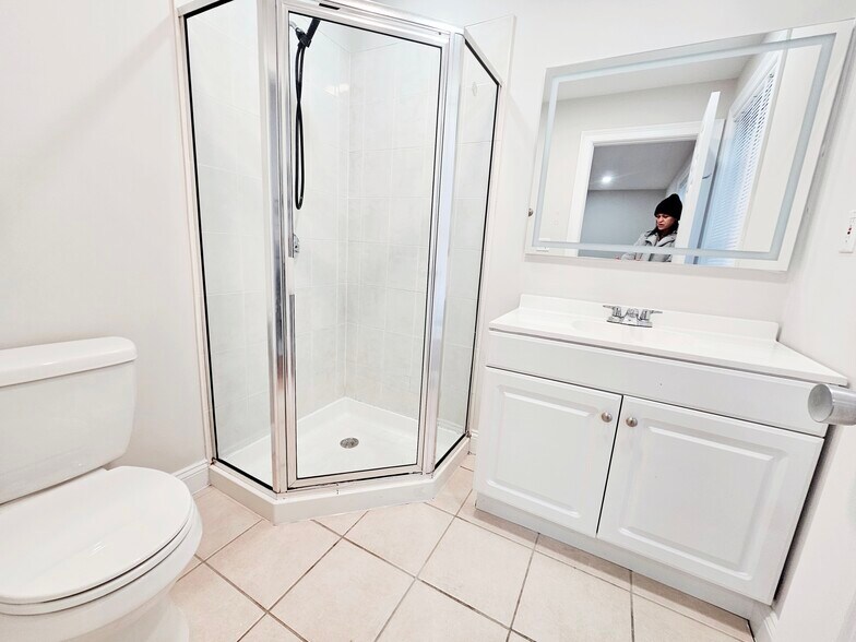 Building Photo - 135 Calumet St