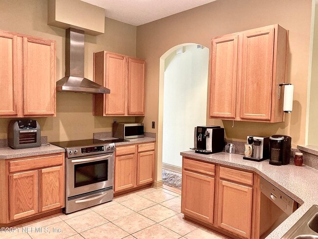 Building Photo - 8699 Canopy Oaks Dr