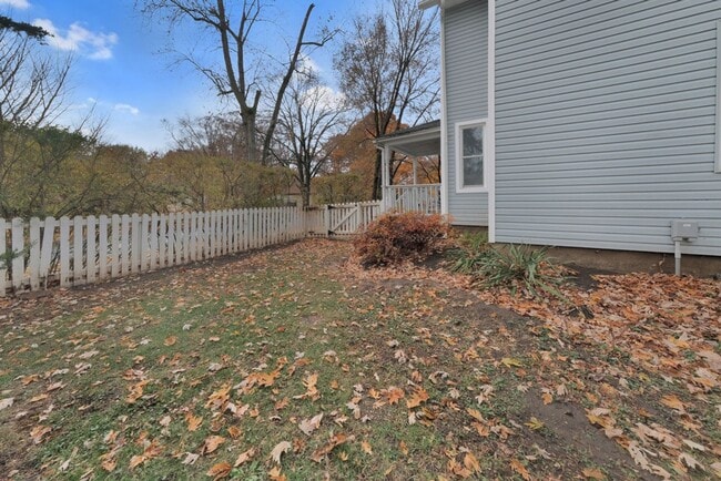 Building Photo - Charming, Recently Updated 3-Bedroom Home in Urbana