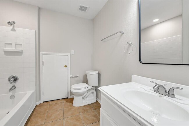 Building Photo - 14418 Cellini Dr