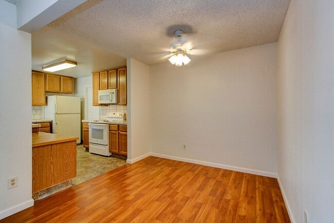 Building Photo - 5909 Manorwood Ct
