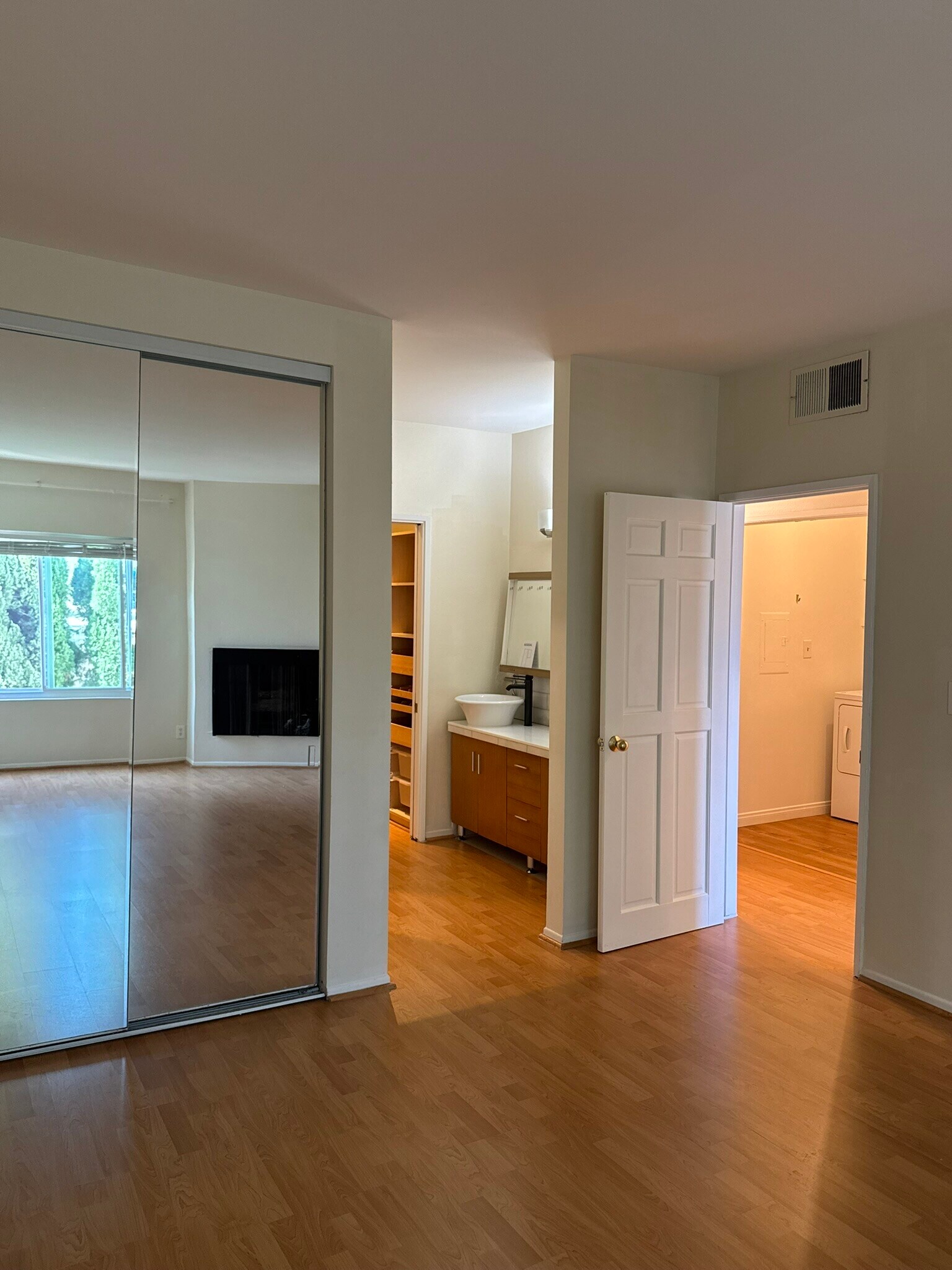 Master Bedroom - 1909 Pelham Ave