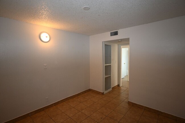 Building Photo - 2301 Stewart Ave