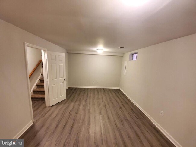 Building Photo - 3344 Vineland Pl