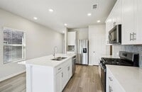 Building Photo - 517 Clover Crk Dr