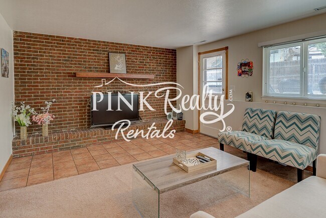 Building Photo - 1716 Wooten Rd