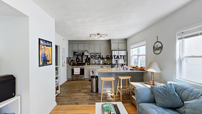 Building Photo - 50 Derby St