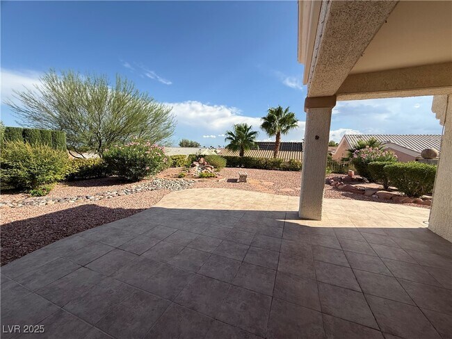 Building Photo - 10513 Longwood Dr