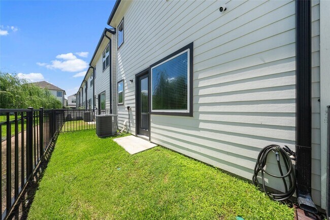 Building Photo - 2309 Silva Park Ln