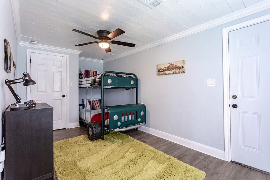 Building Photo - 3415 Shelby Ave