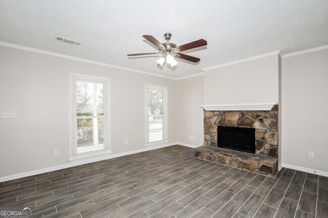 Building Photo - 369 Hillridge Dr