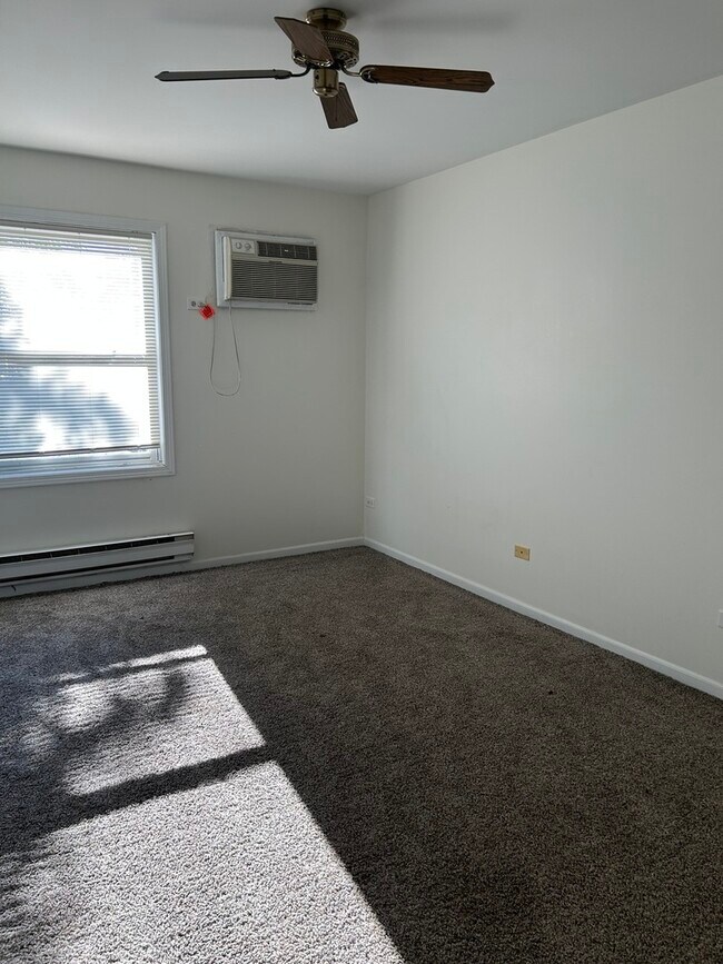 Building Photo - 4304 W Shamrock Ln