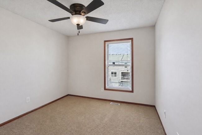 Building Photo - 15024 Farnham Ave N