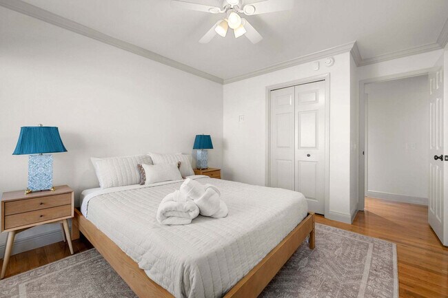 Building Photo - 515 NW D St