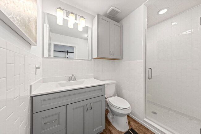 Building Photo - Luxury Furnished Rental in Bluewater Bay...Just steps from the water!!