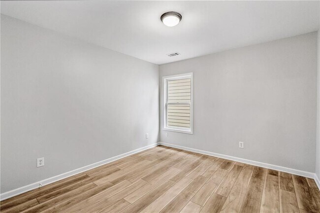 Building Photo - 3526 Harvest Ridge Ln NE