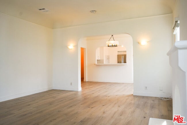 Building Photo - 10520 Eastborne Ave