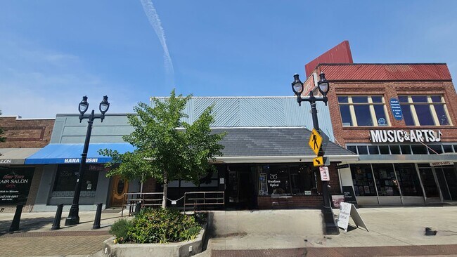 Building Photo - 10116 Main St