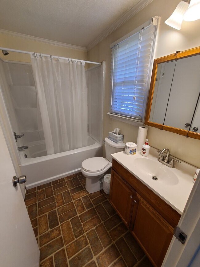 Building Photo - One Bedroom First Floor Condo