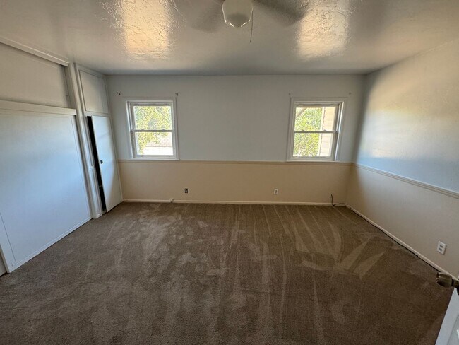 Building Photo - Country Estate Living at its BEST - 4 Bedr...