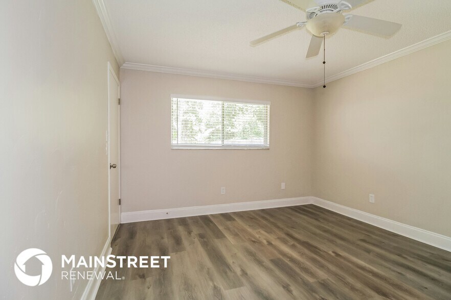 Building Photo - 1333 Sterling Oaks Dr