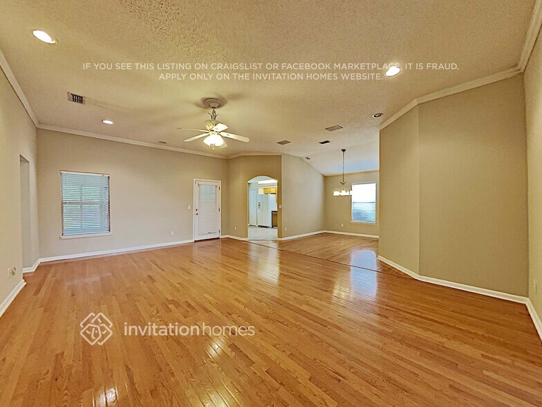 Building Photo - 10769 Las Colinas Way