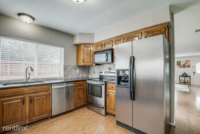 Building Photo - 3 br, 2 bath House - 9006 Bryson Dr