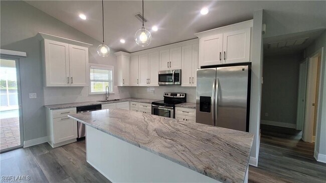 Building Photo - 1723 SW 31st Ln