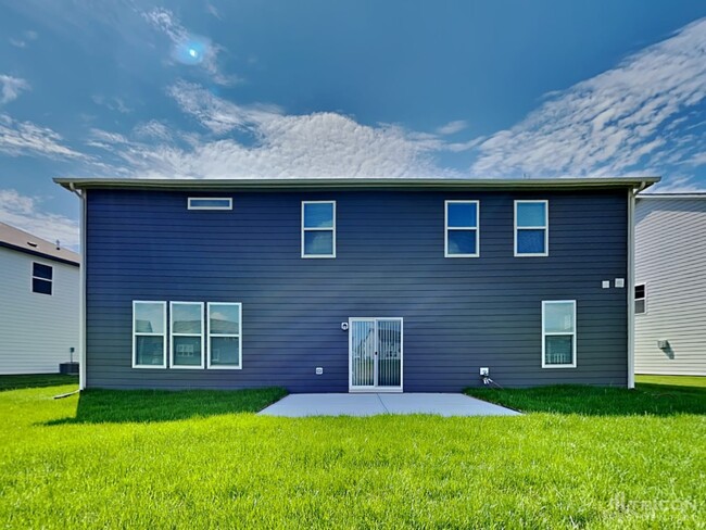 Building Photo - 2120 S Quincy Dr