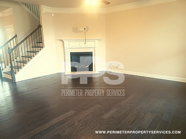 Building Photo - Dream house!! Come see it today!!