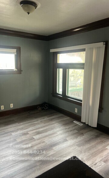 Building Photo - 3046 E 130th St