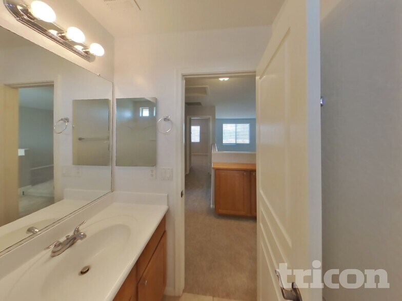 Building Photo - 1017 S 221st Dr
