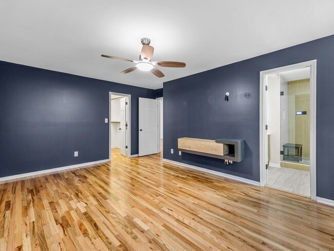 Building Photo - Luxury Living Awaits in this 6 Bedroom, 5 Bathroom Home – Elegant Comfort in a Prime Location