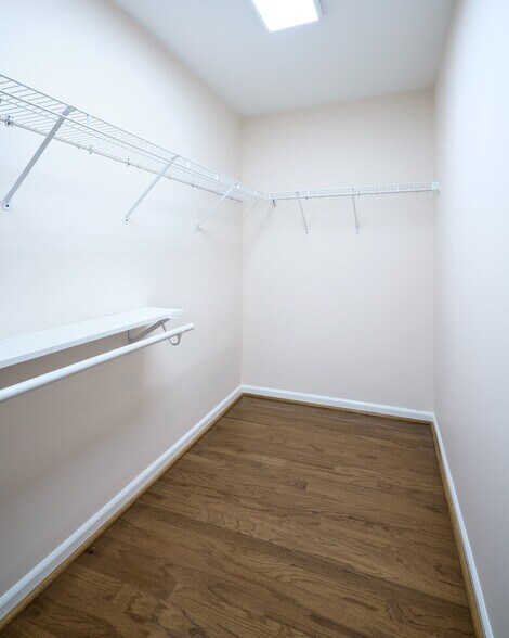 Building Photo - 420 Canewood Pl
