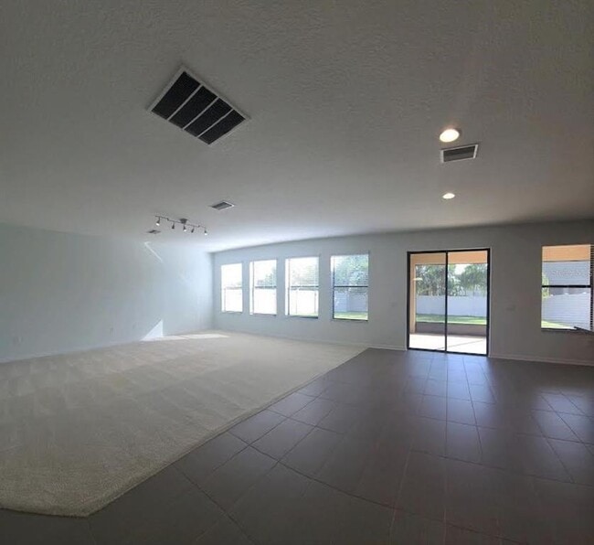 Building Photo - 1052 Ketzal Dr