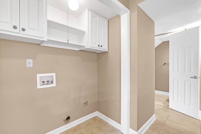 Building Photo - 7523 Bavarian Dr