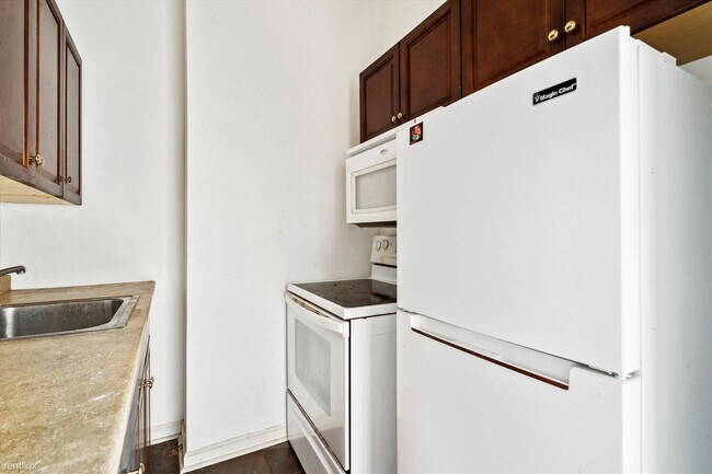 Building Photo - 2 br, 1 bath Triplex - 1812 W BERKS ST Unit A