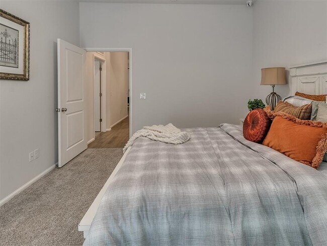 Building Photo - 2413 Northcreek Ln