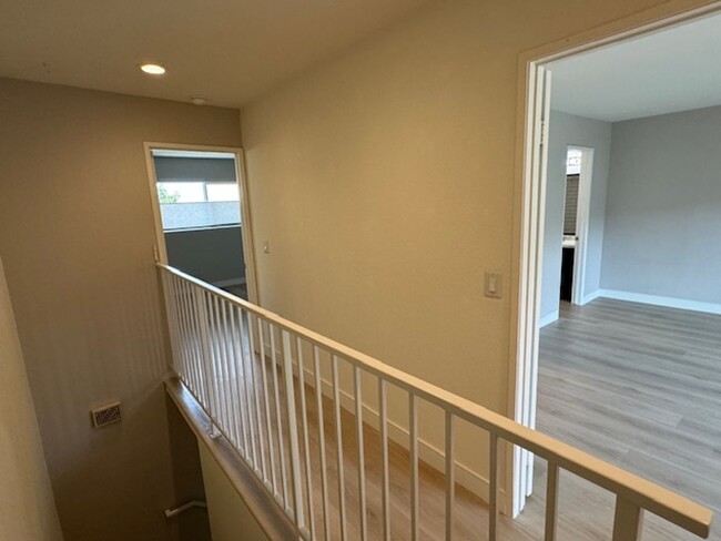 Building Photo - Designer Executive Townhome in Signal Hill