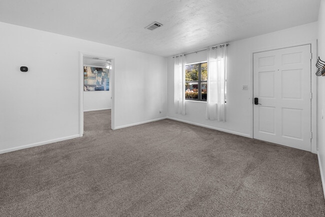 Building Photo - 435 Argyle Ct