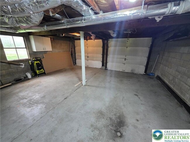 Building Photo - 327 N Lehigh Ave
