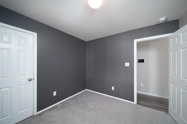 Building Photo - 24023 Swather Wy