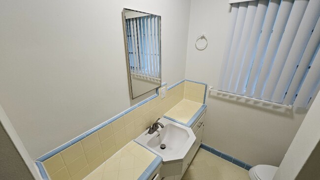 Building Photo - 4221 Los Feliz Blvd