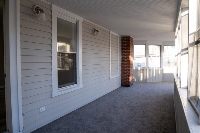 Building Photo - 57 Cottage St