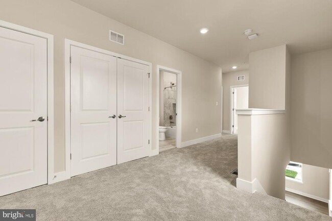 Building Photo - 7916a Potter Pl