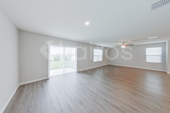 Building Photo - 4451 SW 85 Ln