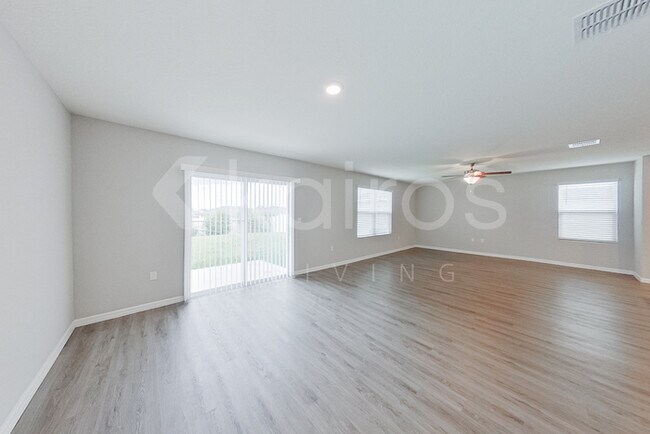 Building Photo - 4451 SW 85 Ln