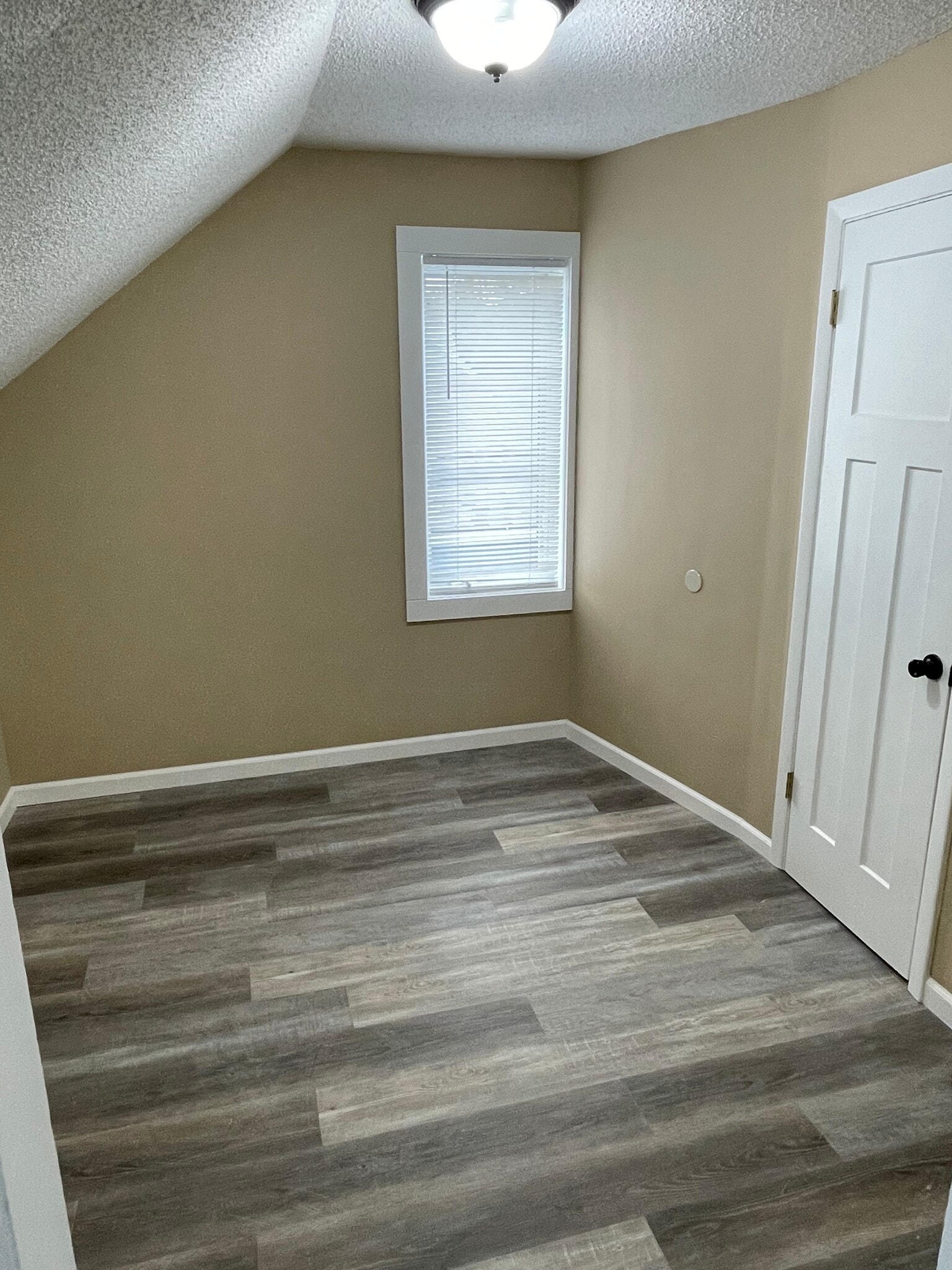 Building Photo - 301 6th St NW